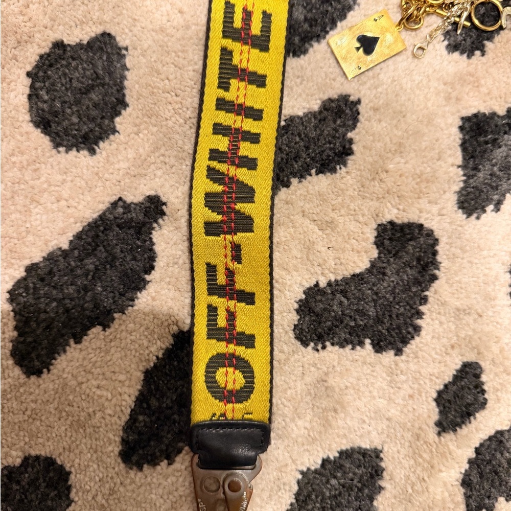 Off-White Yellow and Black Industrial Lanyard - Picture 4 of 4